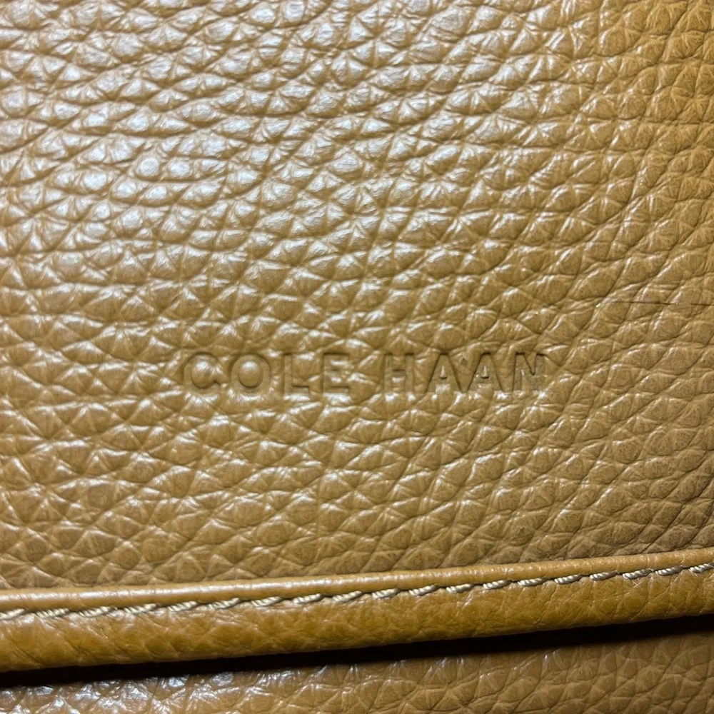Cole Haan Leather Messenger Bag 9.5/10 NWOT - Picture 9 of 10